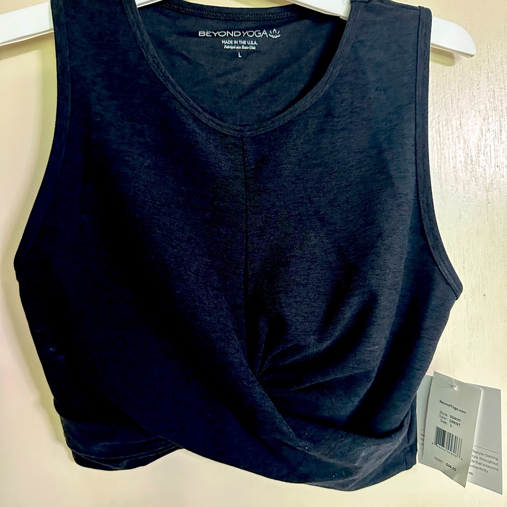 NWT - Beyond Yoga, dark gray bra/crop. Style: SD8177